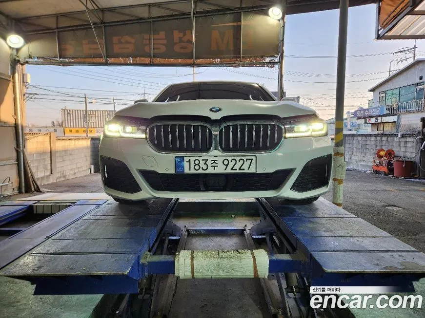 BMW 5-Series 2023 из KR, фото 1