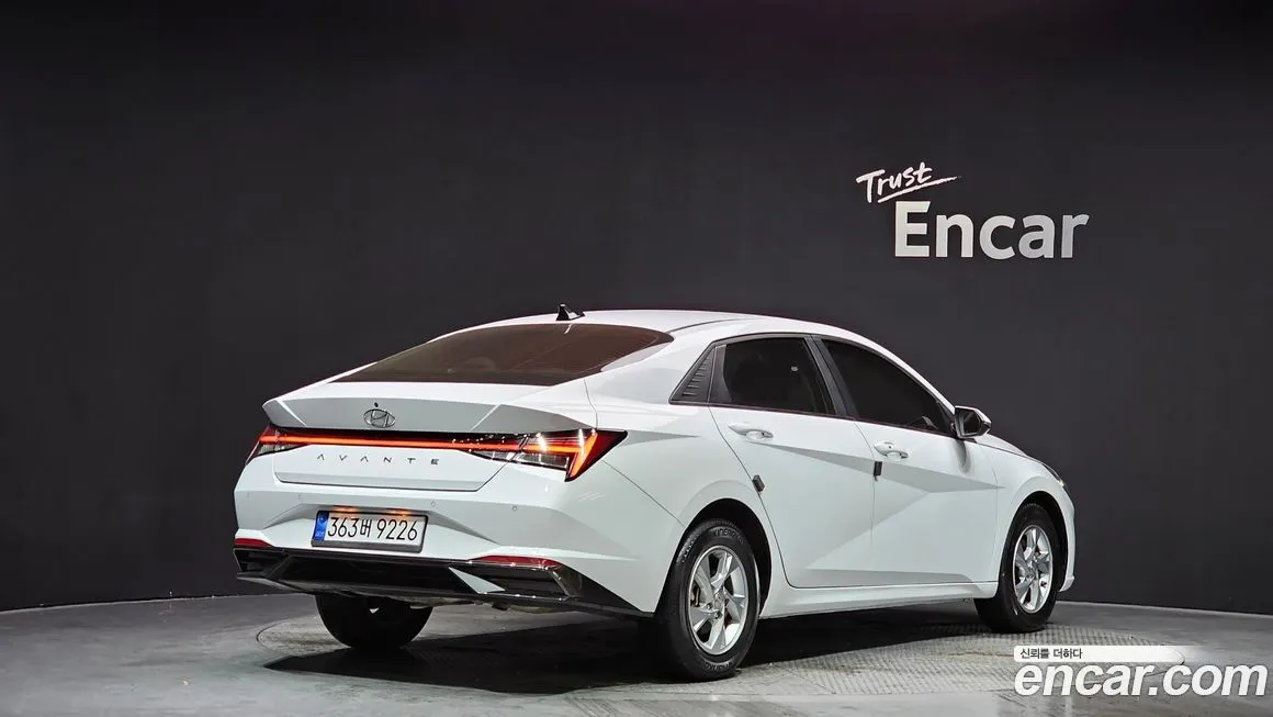 Hyundai AVANTE — фото 3
