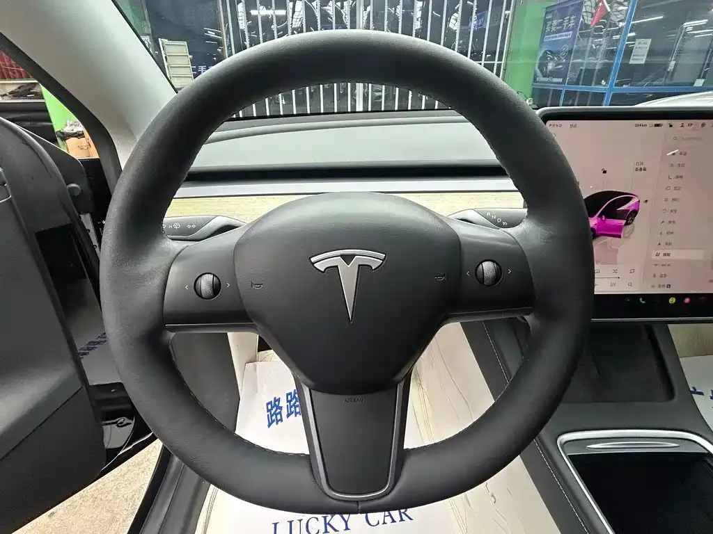 Tesla Model Y — фото 4