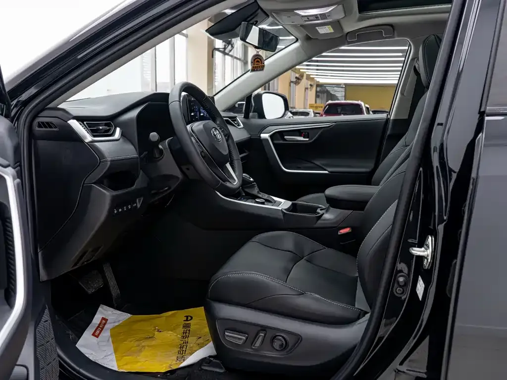 Toyota Wildlander 2023 из CN, фото 5