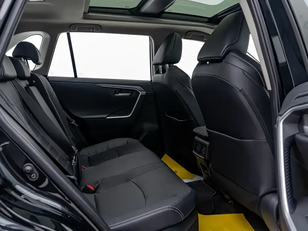 Toyota Wildlander 2023 из CN, фото 7