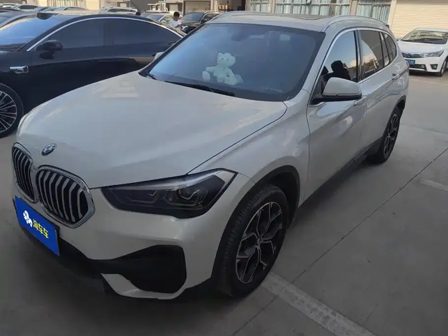 BMW X1 — фото 1