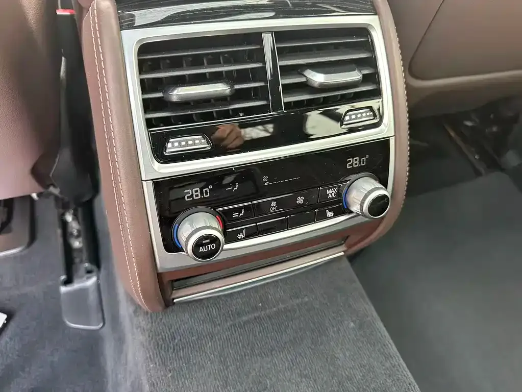 BMW 7 Series 2022 из CN, фото 3