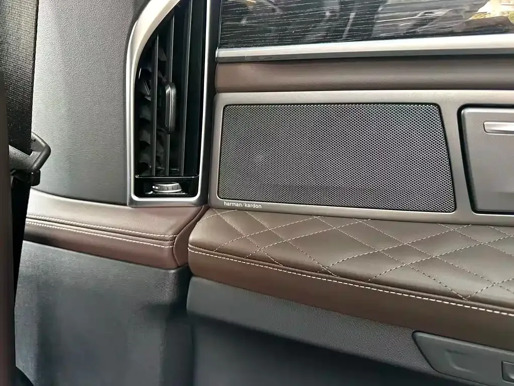 BMW 7 Series 2022 из CN, фото 10