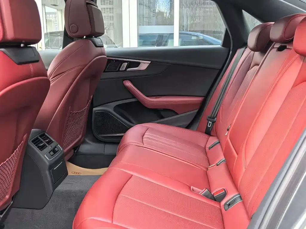 Audi A4L 2025 из CN, фото 6