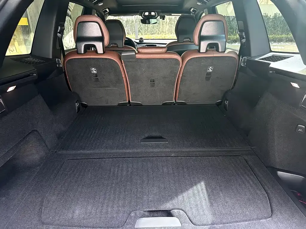 Volvo XC90 2024 из CN, фото 8