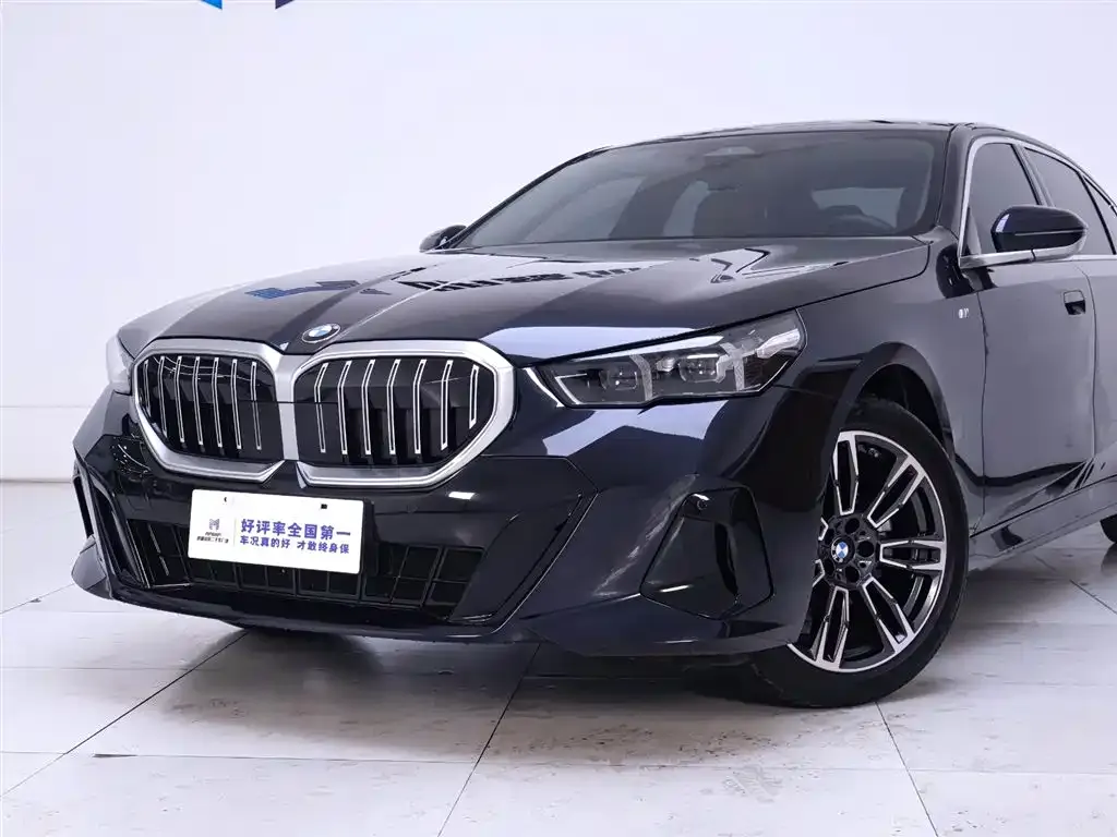 BMW 5 Series — фото 10
