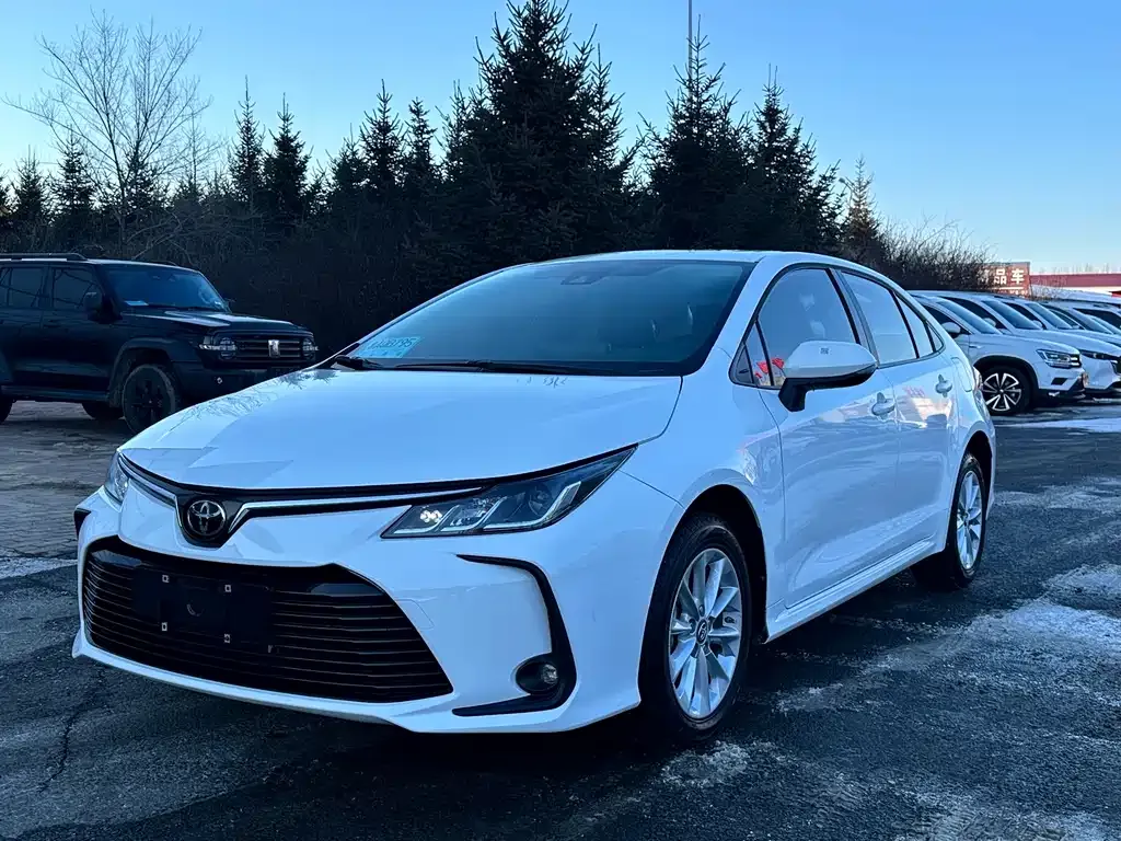 Toyota Corolla — фото 1