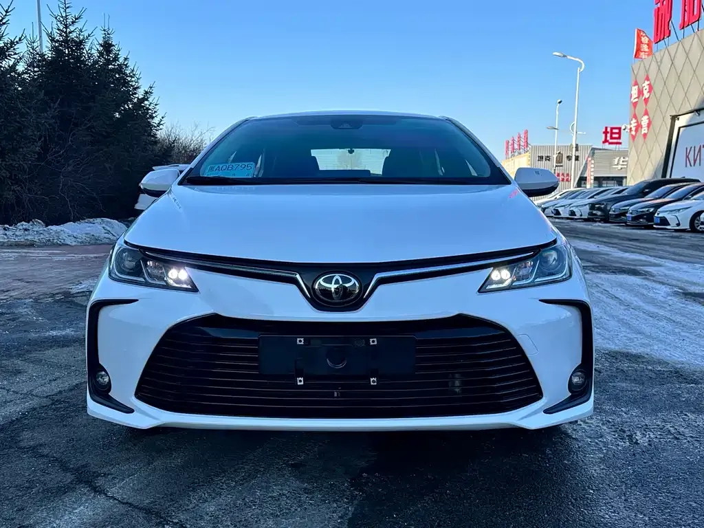 Toyota Corolla — фото 2