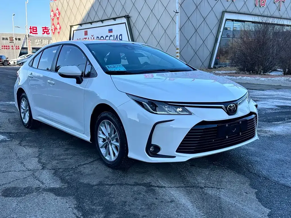 Toyota Corolla — фото 4