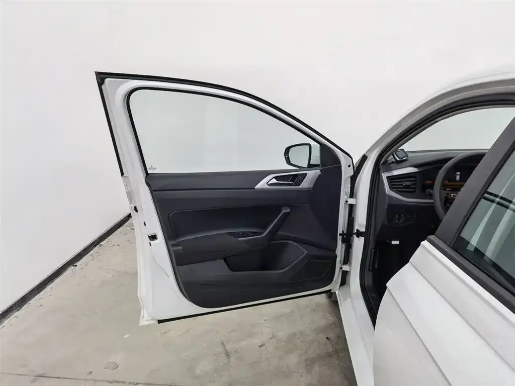 Volkswagen Polo 2024 из CN, фото 6