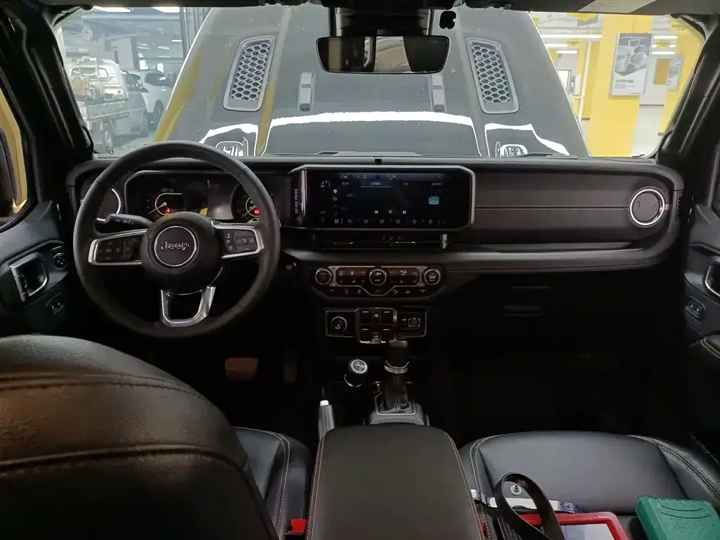 Jeep Wrangler 2024 из CN, фото 8