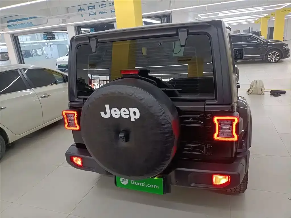 Jeep Wrangler 2024 из CN, фото 2