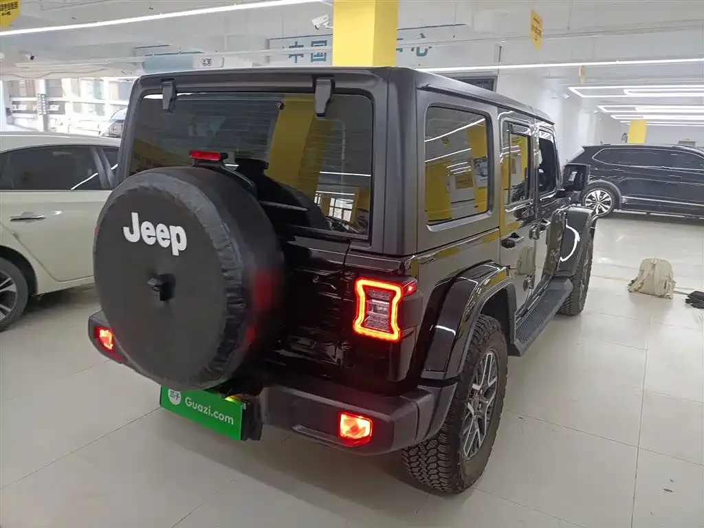 Jeep Wrangler 2024 из CN, фото 9