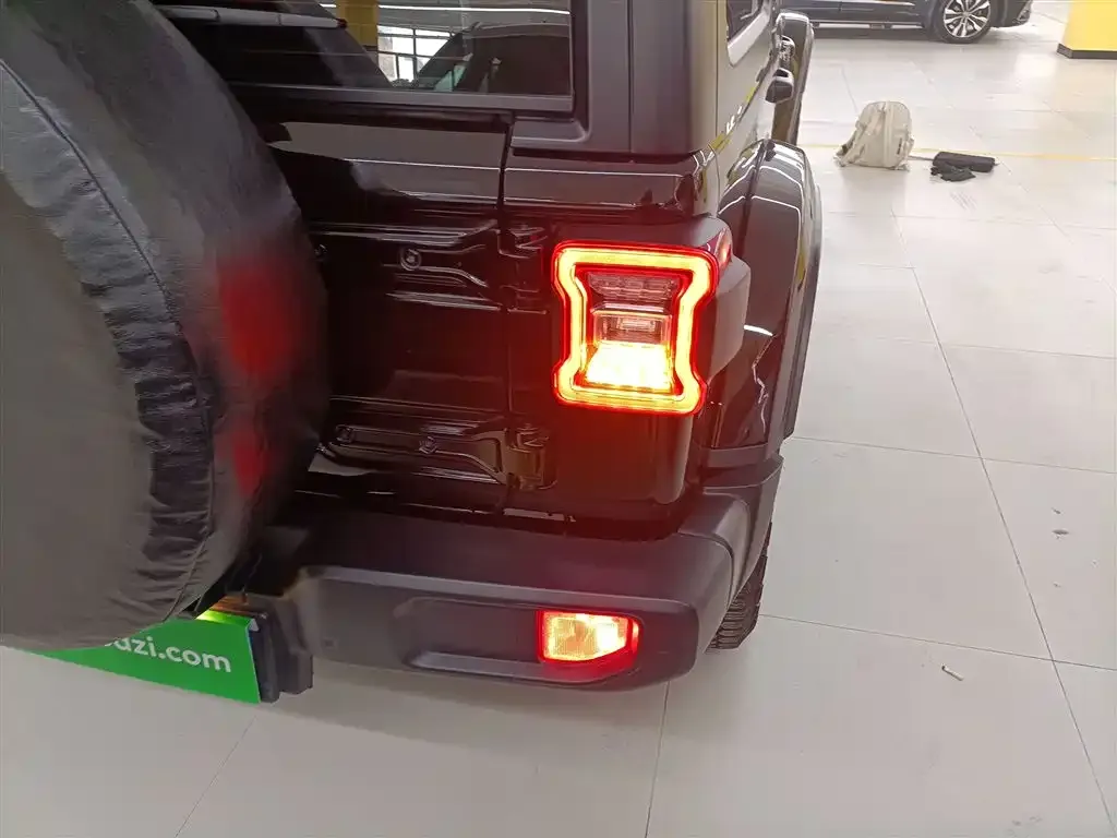 Jeep Wrangler 2024 из CN, фото 4