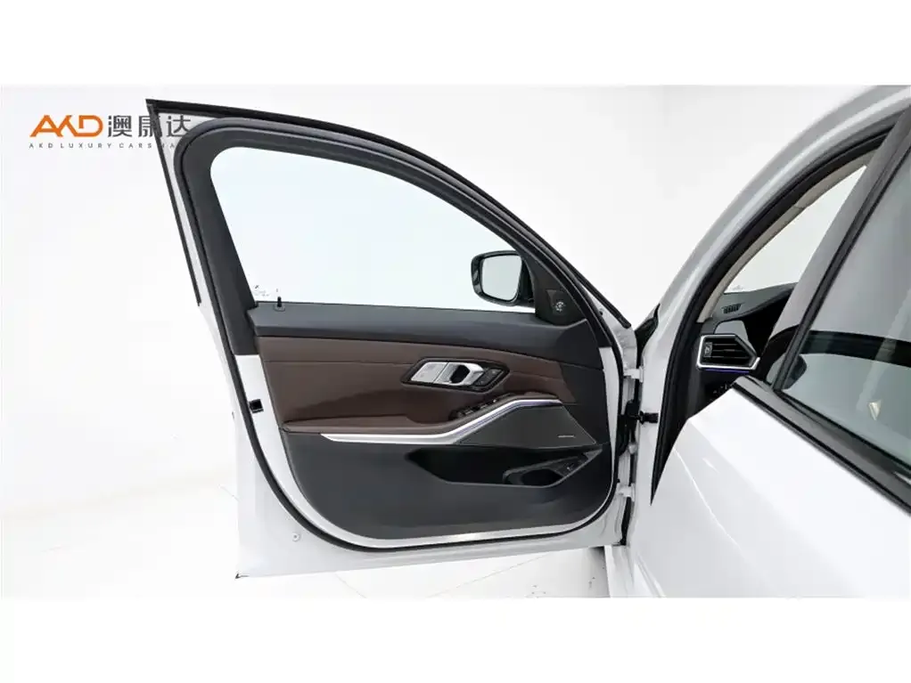 BMW 3 Series 2022 из CN, фото 2