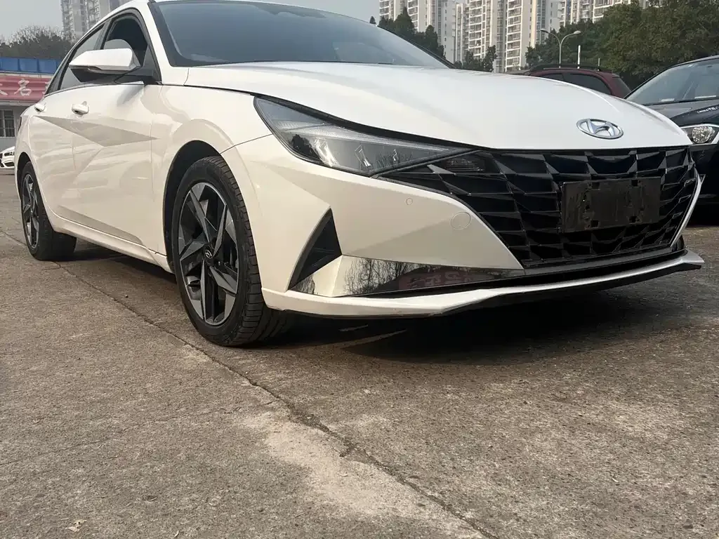 Hyundai Elantra — фото 9