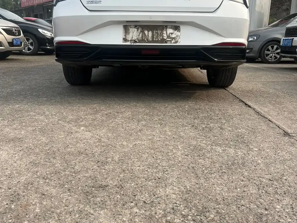 Hyundai Elantra — фото 10