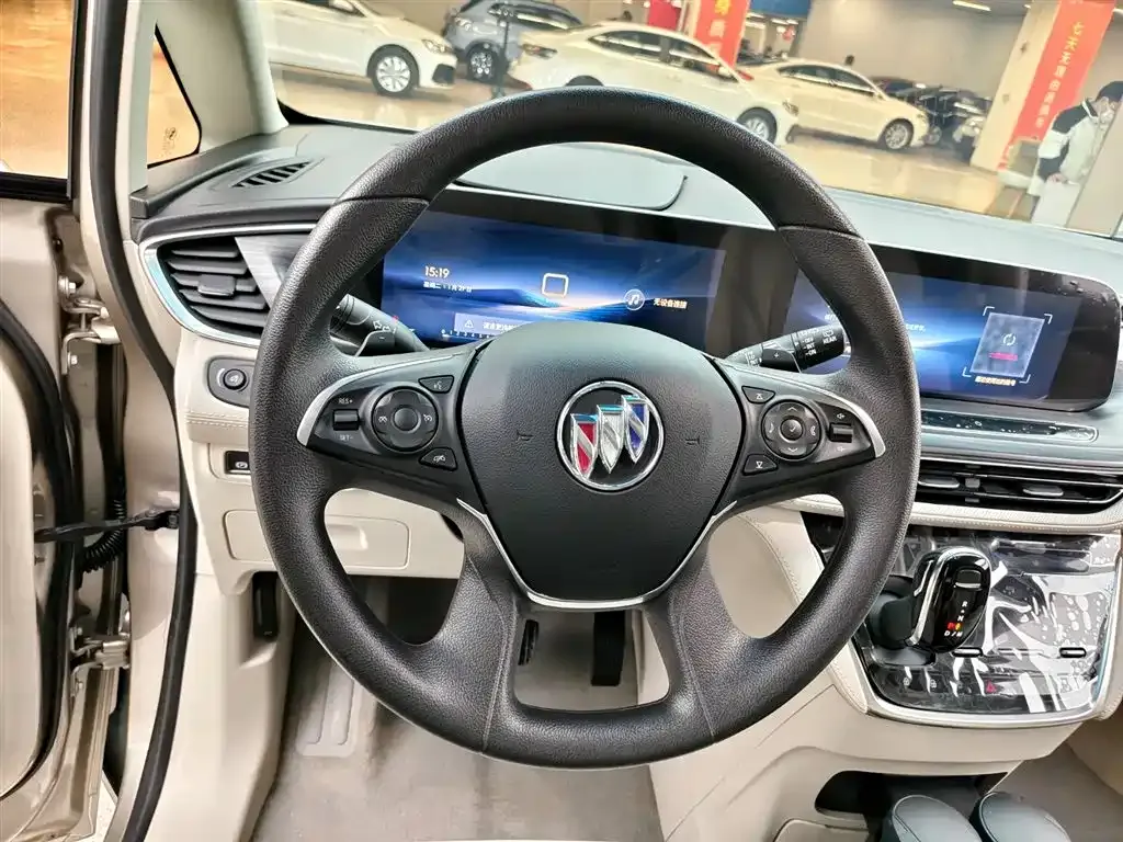 Buick GL8 2024 из CN, фото 3