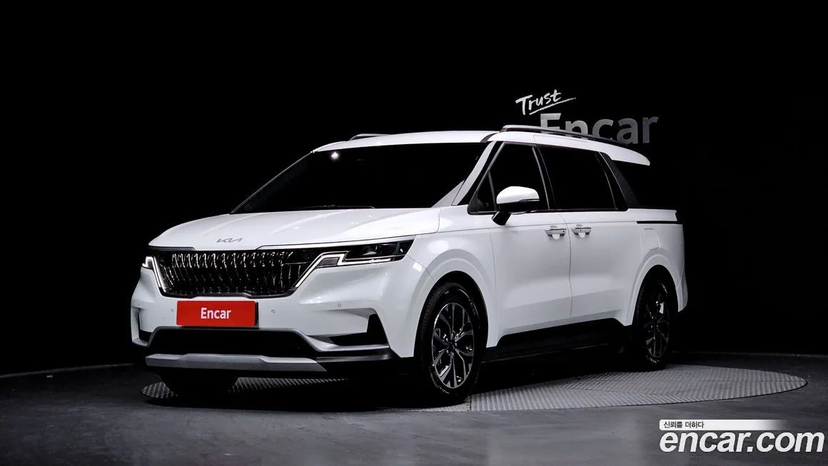 Kia Carnival — фото 1