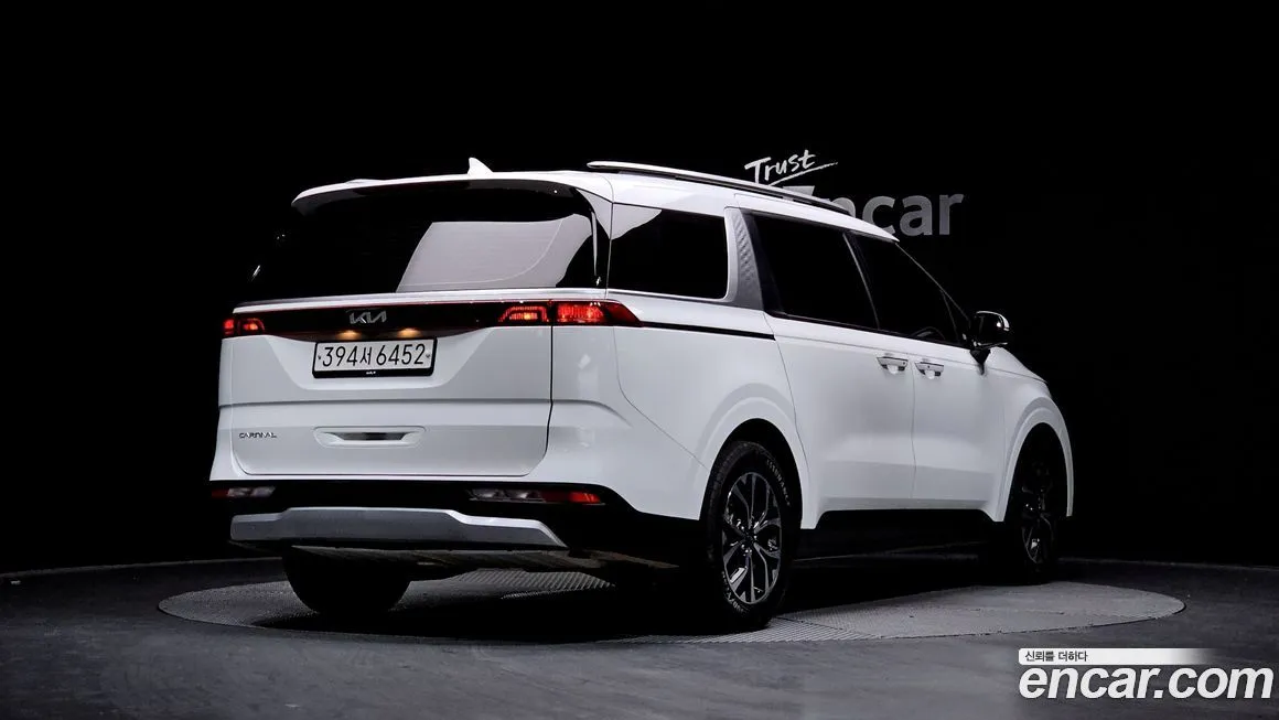 Kia Carnival — фото 4