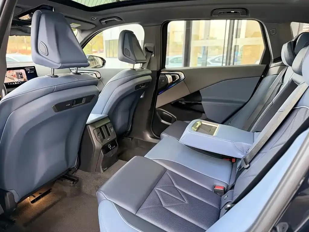 BMW X3 2025 из CN, фото 2