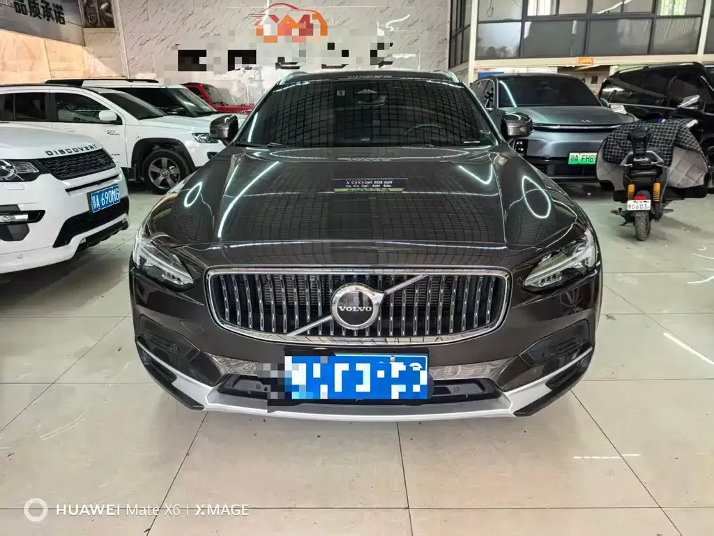 Volvo V90 2023 из CN, фото 3
