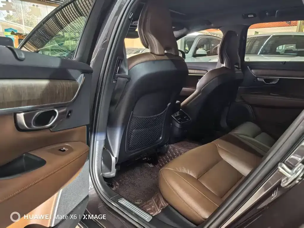 Volvo V90 2023 из CN, фото 6