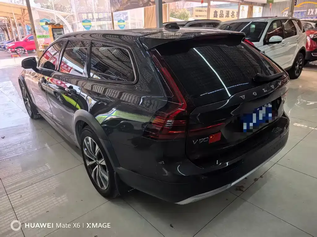 Volvo V90 2023 из CN, фото 8
