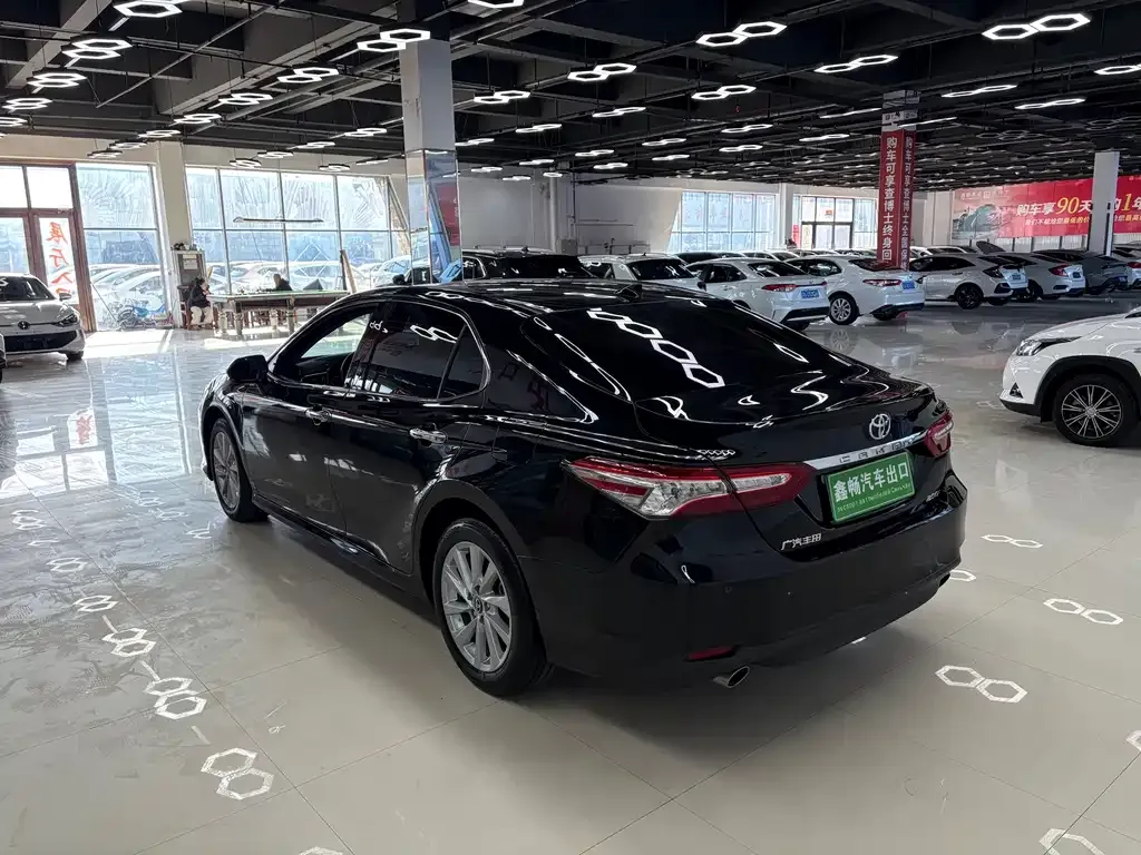 Toyota Camry 2023 из CN, фото 8