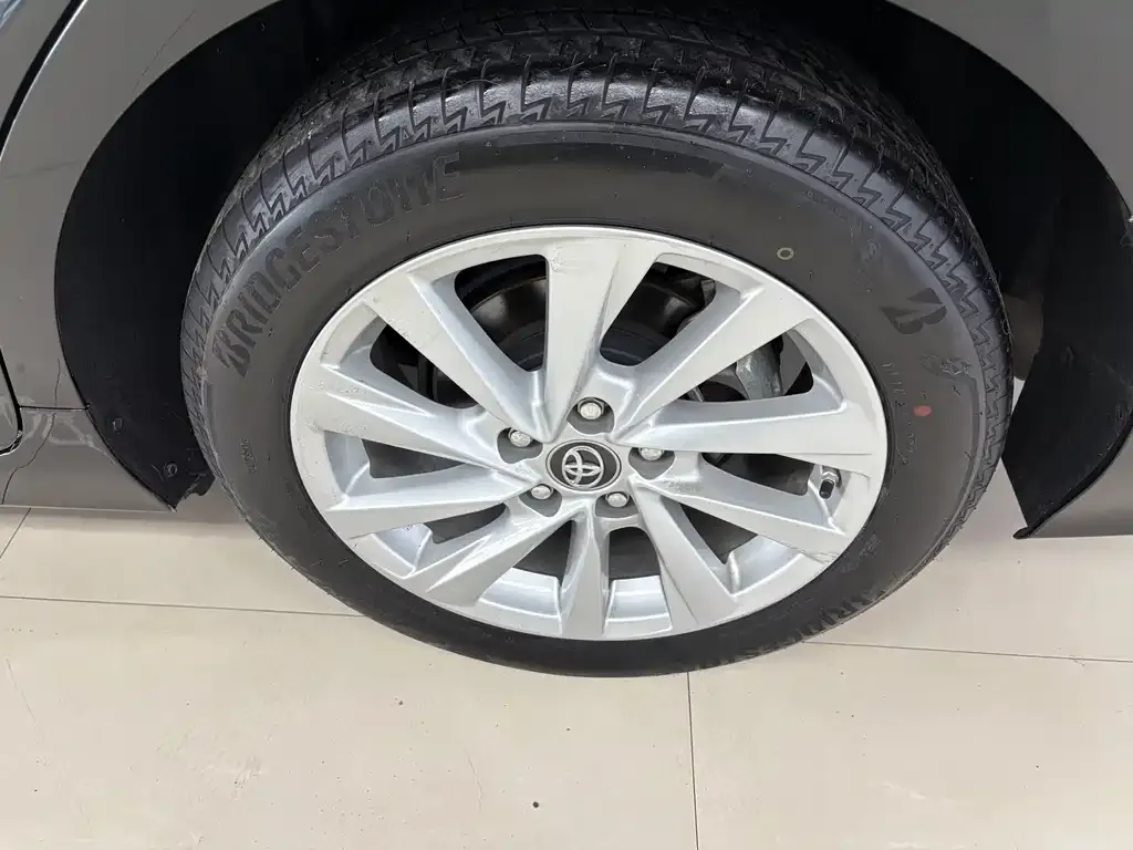 Toyota Camry 2023 из CN, фото 10