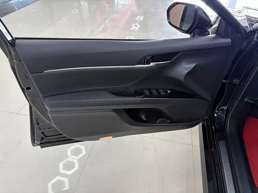 Toyota Camry 2023 из CN, фото 6