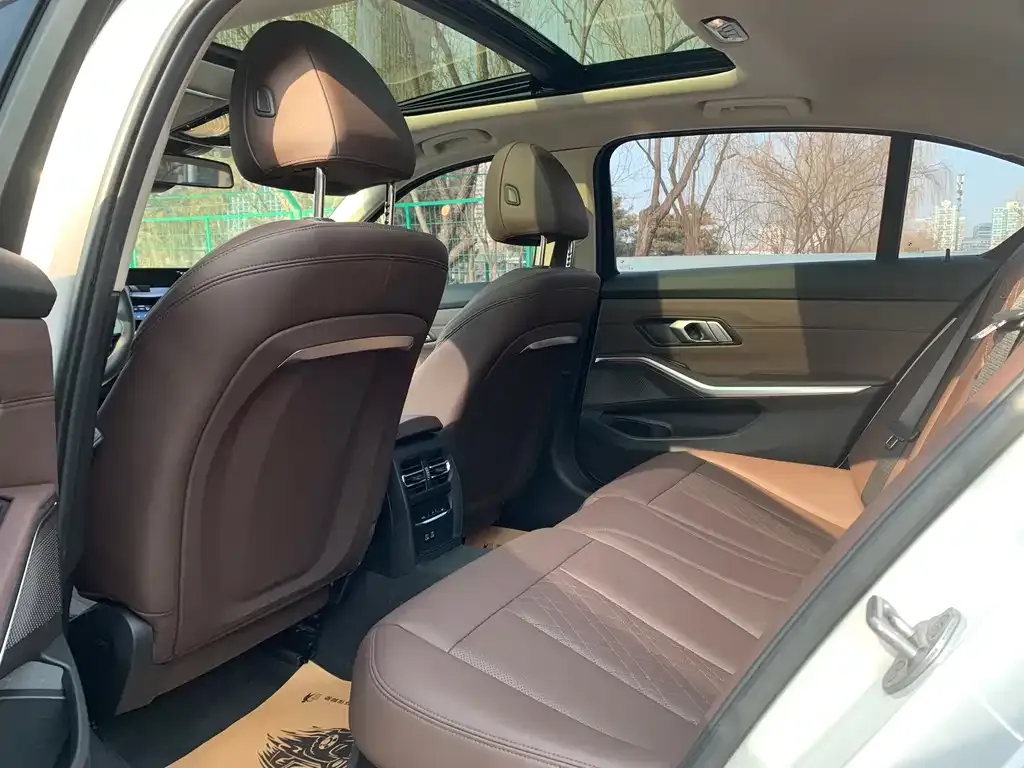 BMW 3 Series 2023 из CN, фото 8