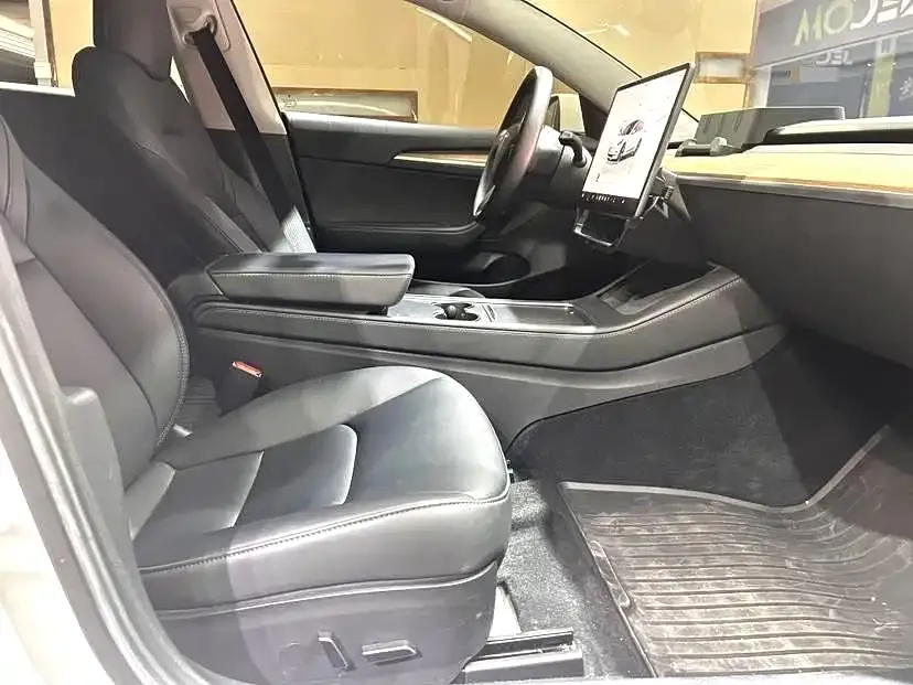 Tesla Model 3 — фото 3