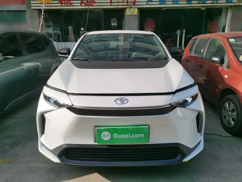 Toyota Platinum 4X 2024 из CN, фото 2