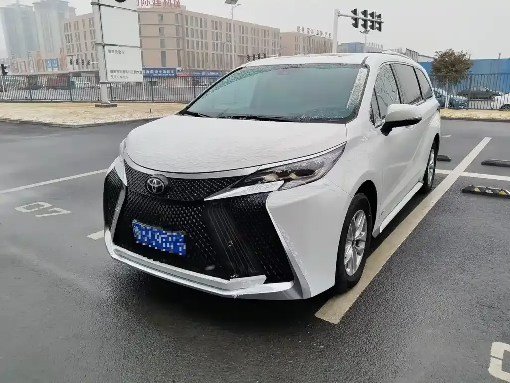 Toyota Granvia 2024 из CN, фото 1