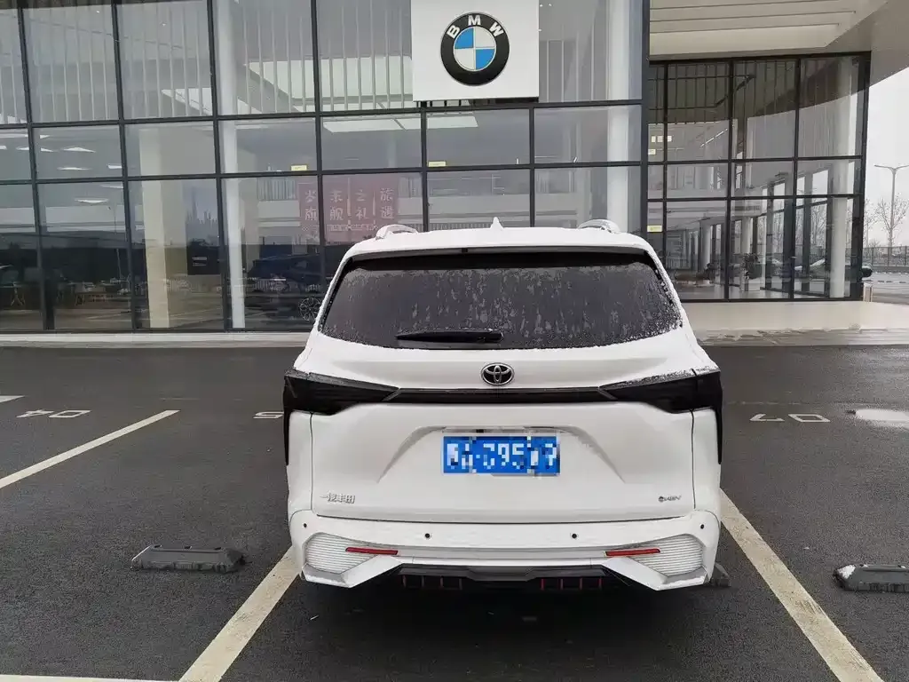 Toyota Granvia 2024 из CN, фото 8