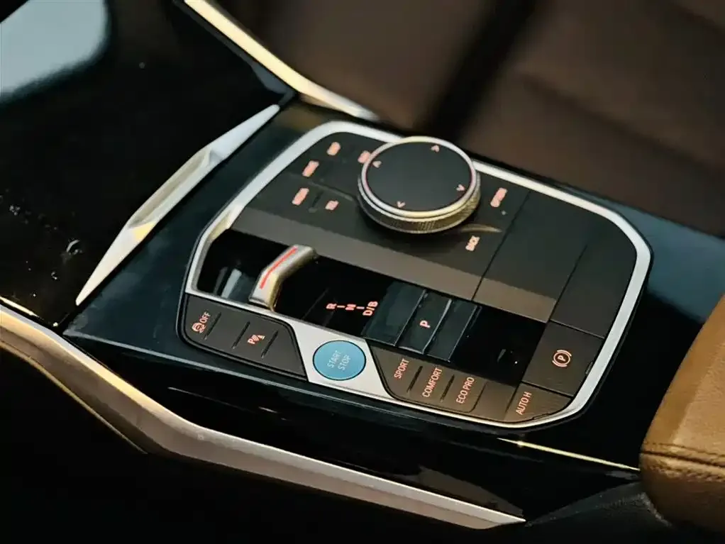 BMW i3 2024 из CN, фото 3