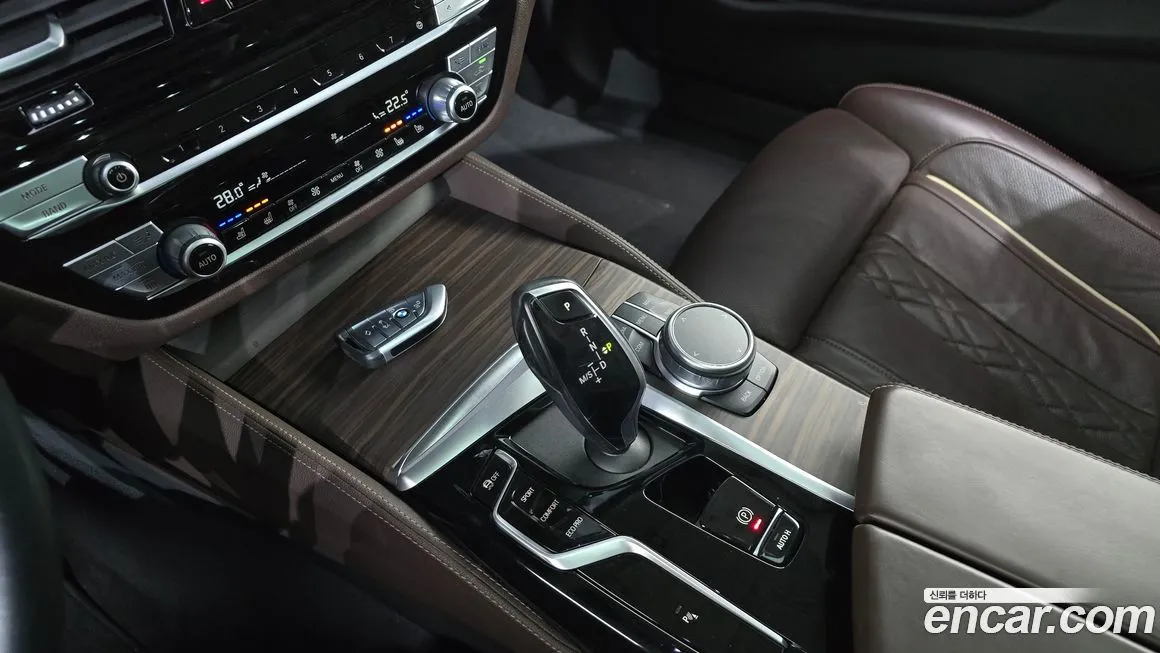 BMW 5-Series 2021 из KR, фото 8