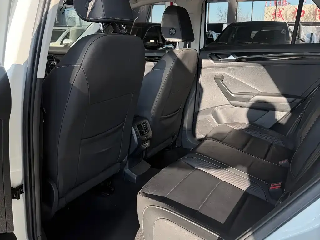 Volkswagen T-Roc 2022 из CN, фото 2