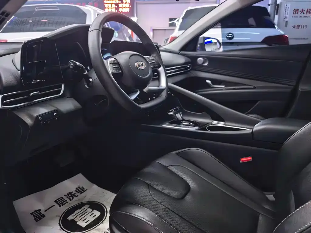 Hyundai Elantra 2022 из CN, фото 8
