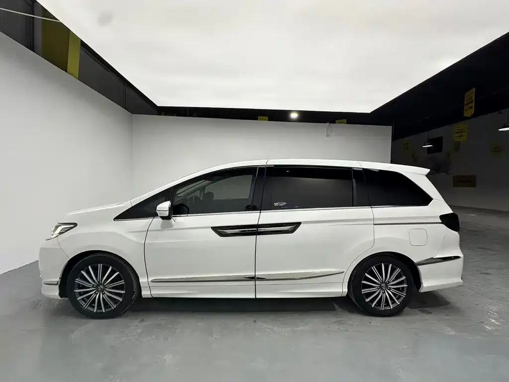 Honda Elysion 2022 из CN, фото 3