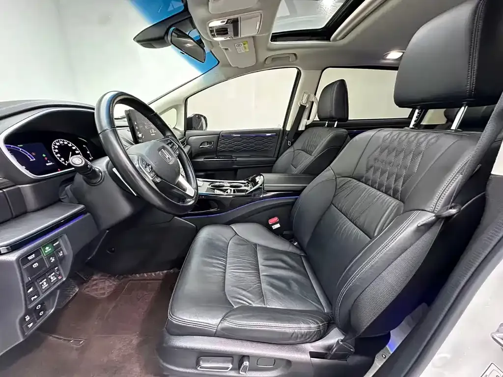 Honda Elysion 2022 из CN, фото 8