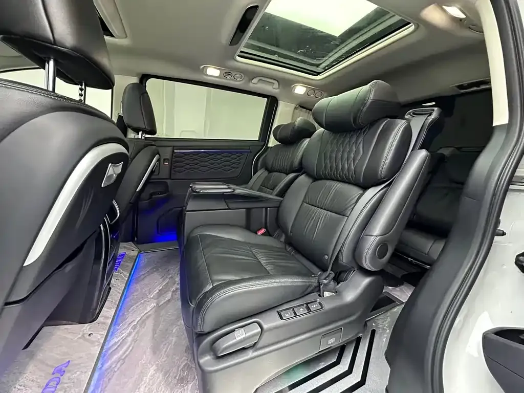 Honda Elysion 2022 из CN, фото 9