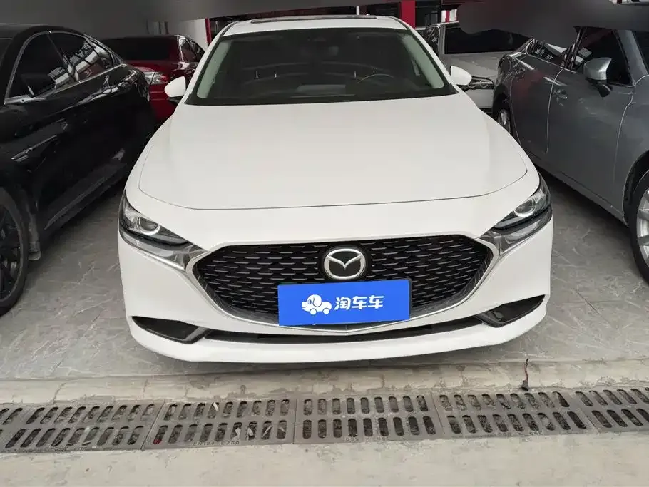 Mazda 3 Axela 2022 из CN, фото 4