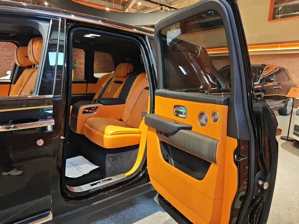 Rolls-Royce Cullinan 2023 из CN, фото 3