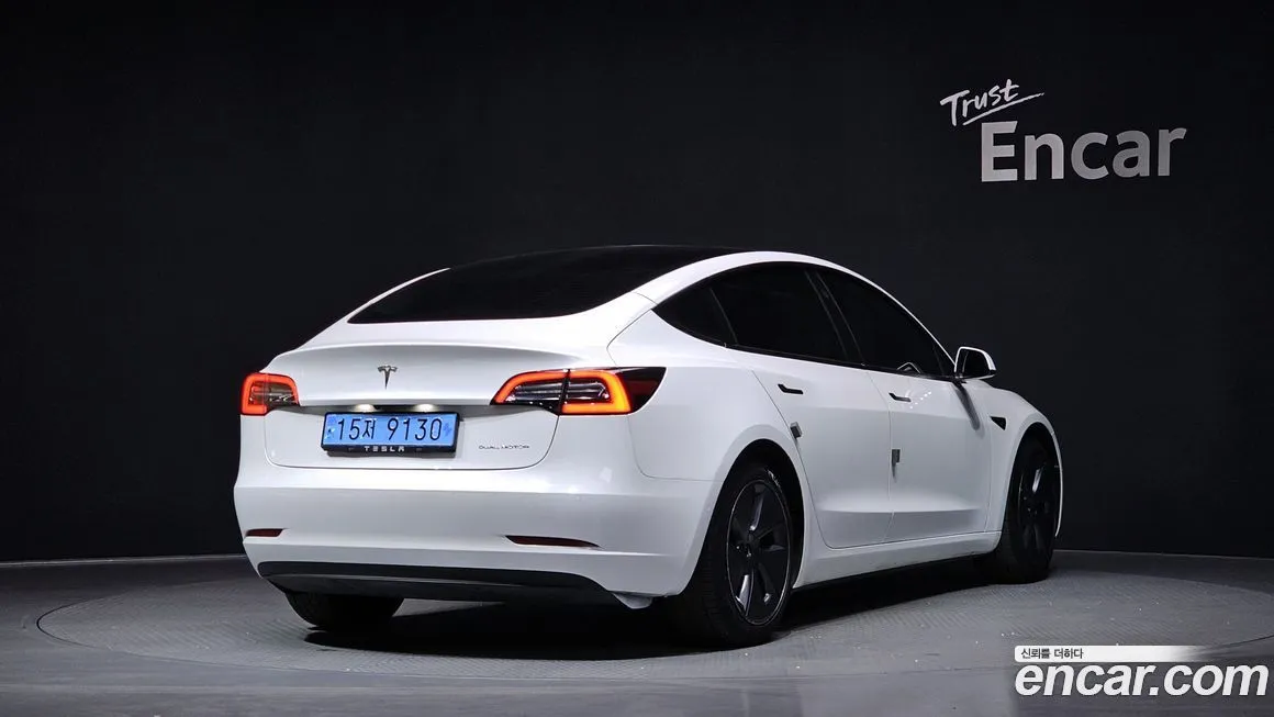 Tesla Model 3 — фото 10