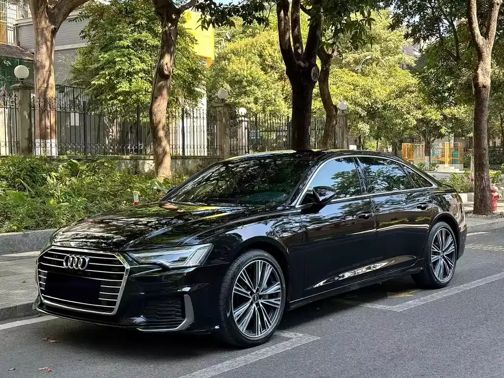 Audi A6L — фото 1
