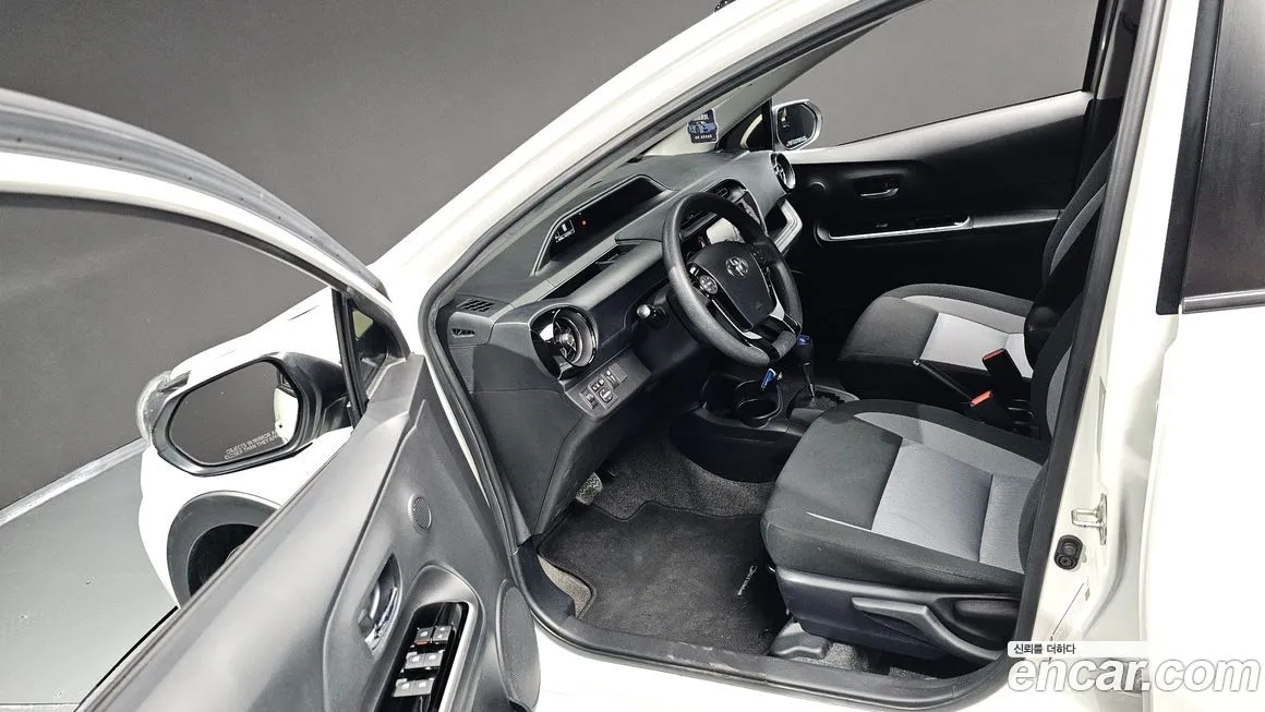 Toyota Prius 2021 из KR, фото 9