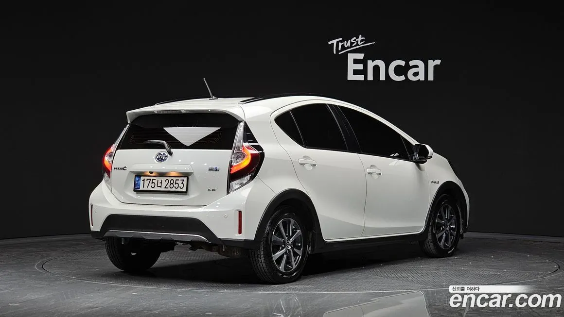 Toyota Prius 2021 из KR, фото 2